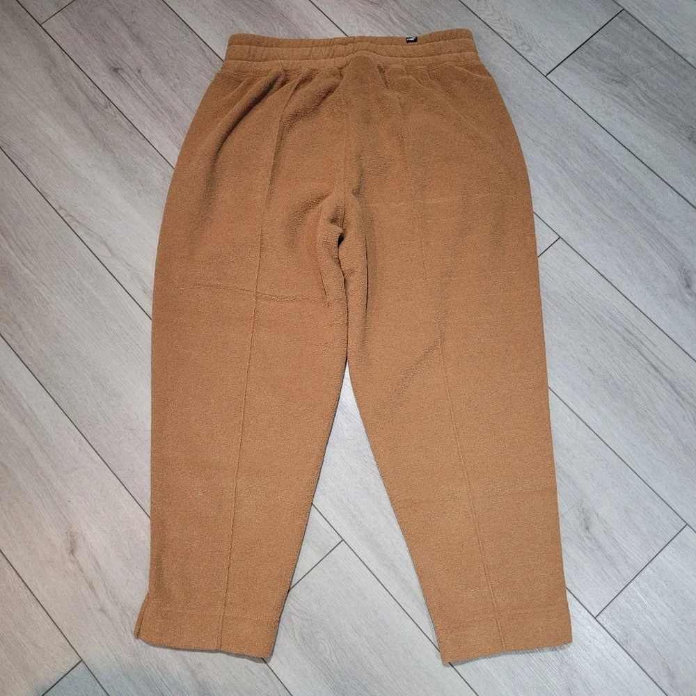 Puma Women's High Waist Teddy Fleece Sweatpants Medium Camel Athleisure Cozy - Picture 4 of 6